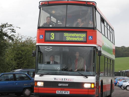 bus-a-stonehenge.jpg