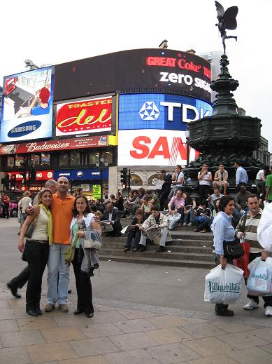 Myriam y Juanjo en Picadilly
