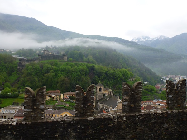 Sasso Corbaro cubierto de nubes1